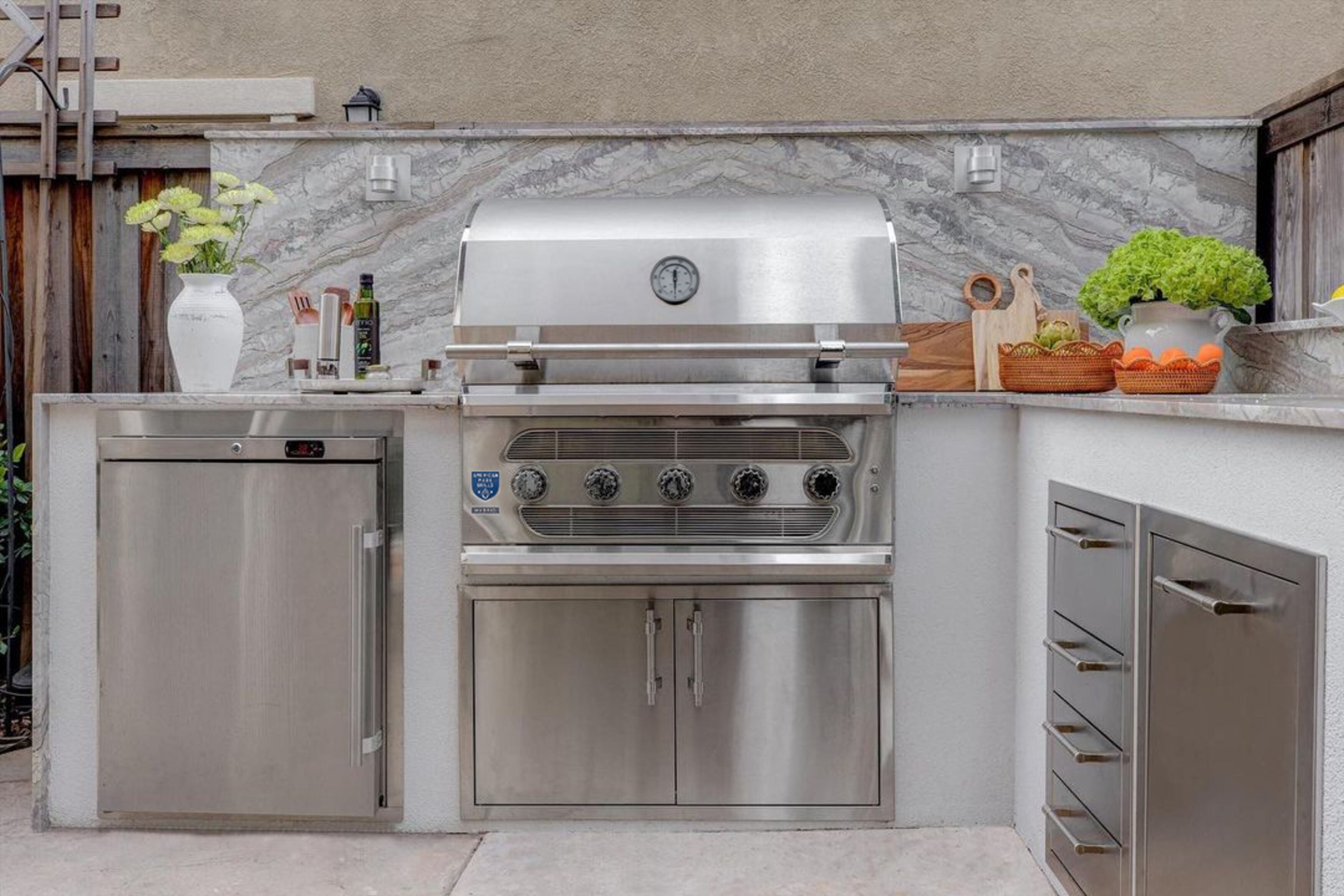 American Made Grills - Muscle Grill Hybrid Built-in